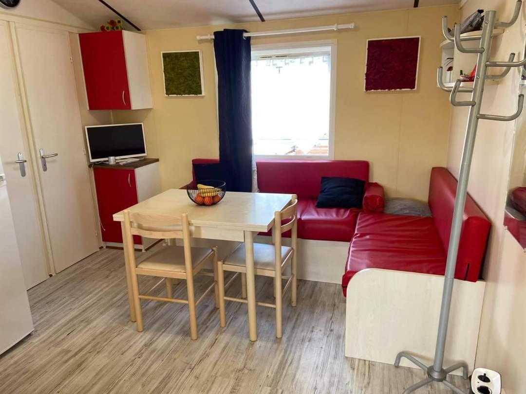 Camping Le Clos Du Thym Argelès-sur-Mer Exterior foto